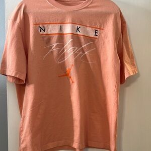 Nike Loose fit Unisex Flight Tee